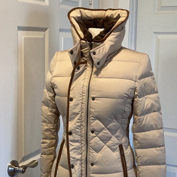 The Wild North Apparel Down Jacket XS - Suede Trim, Detachable Beaver Fur Collar - Picture 7 of 10